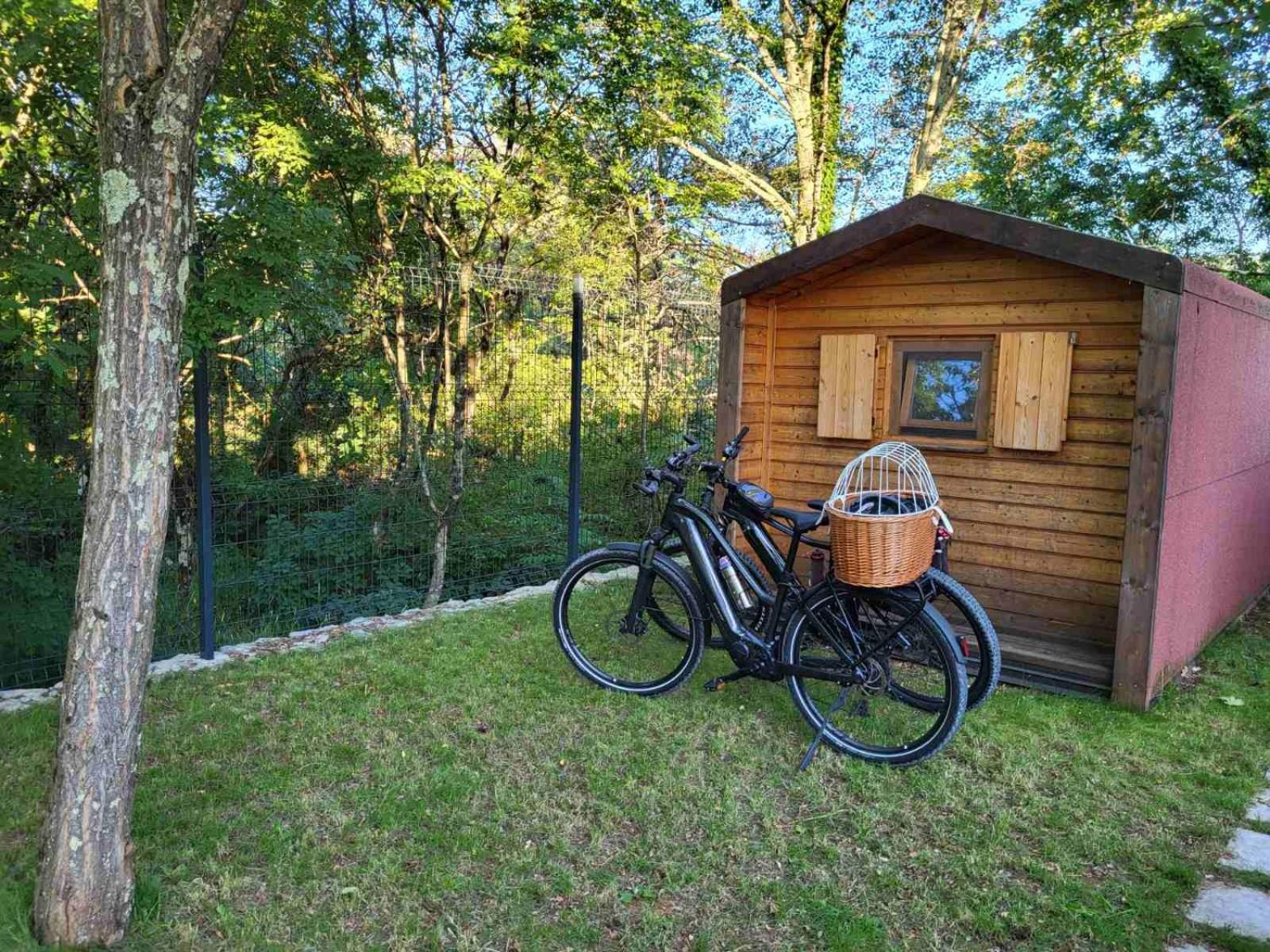 Krasen Kras 104 Resort Komen Kültér fotó
